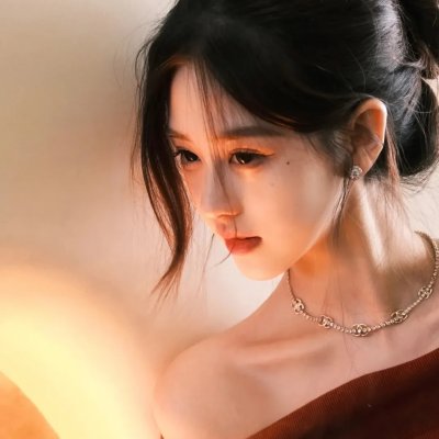 拳头在哭泣